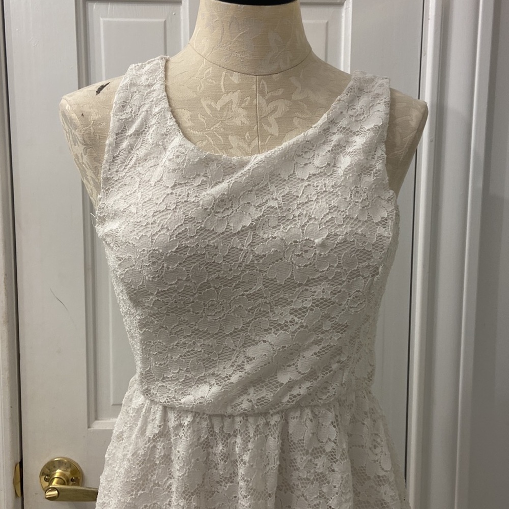 WHITE LACE DRESS - Picture 3 of 5